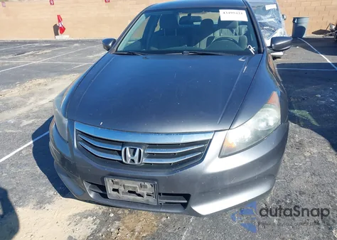 2011 Honda Accord 2.4 Lx z USA, uszkodzony, nr VIN 1HGCP2F37BA136999